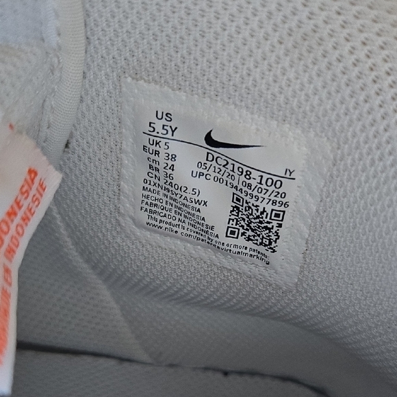 Nike Kids White and Orange High-Top Sneakers - Picture 9 of 12